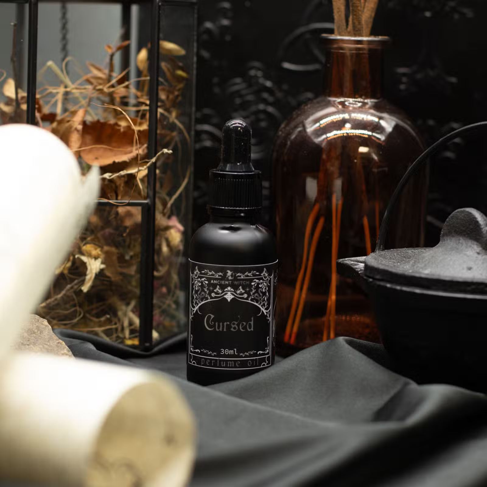 Óleo de Perfume Ancient Witch - Amaldiçoado